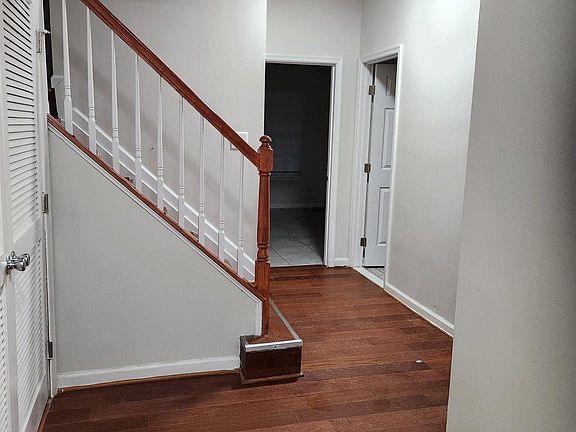 4th image of 833 English Chestnut Dr