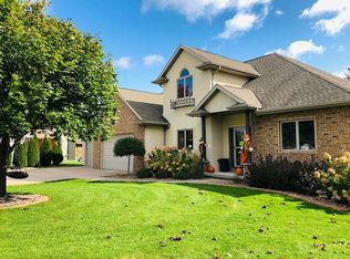 1295 Martingale Ln, Neenah, WI 54956