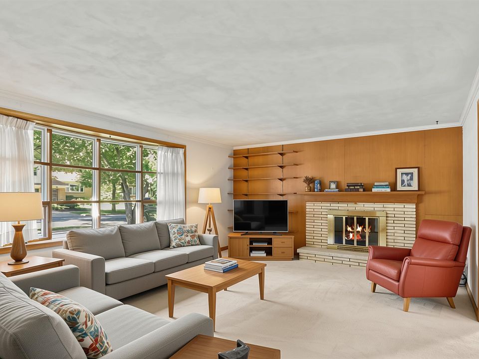 1st image of 4402 Woods End