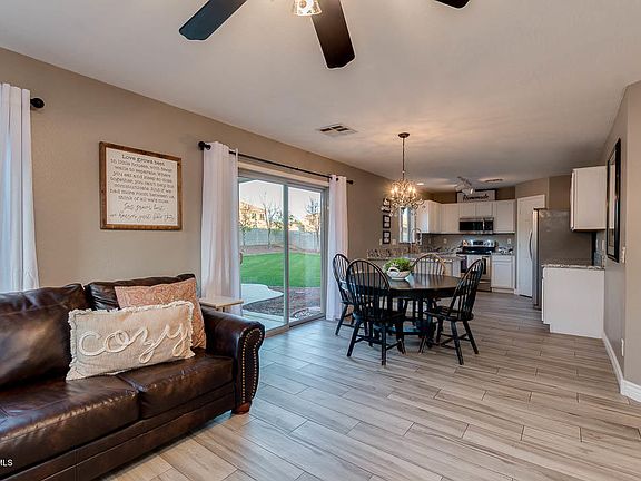 5th image of 1001 S 167th Ln