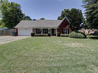 290 Cherry Tree Ln, Southaven, MS 38671