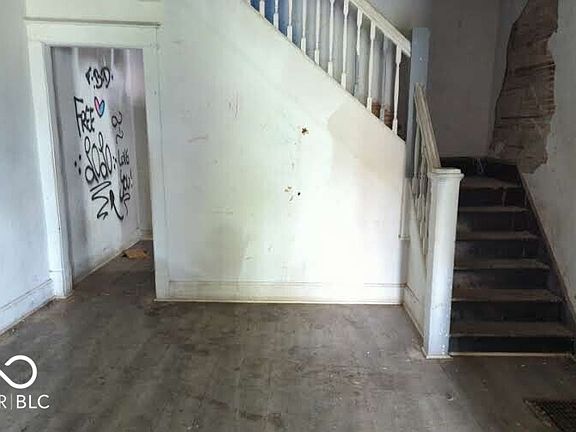 3rd image of 127 S Belmont Ave