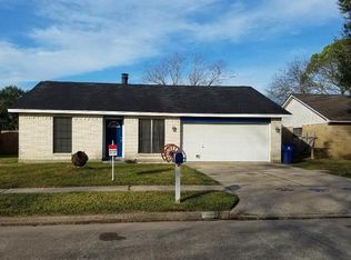 10 Wagon Lane Loop, Angleton, TX 77515