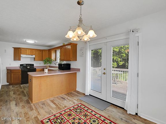 4th image of 236 Peterson Dr
