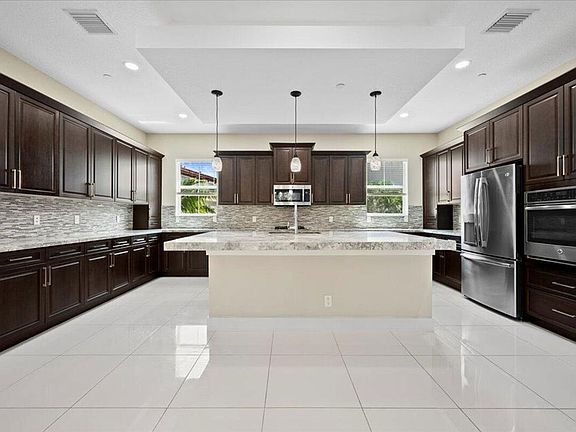 3rd image of 7114 Edison Pl