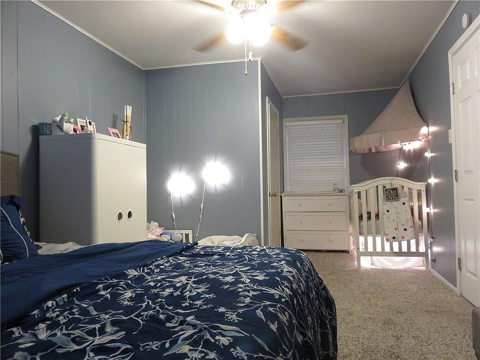 1st image of 101 W Avenue G