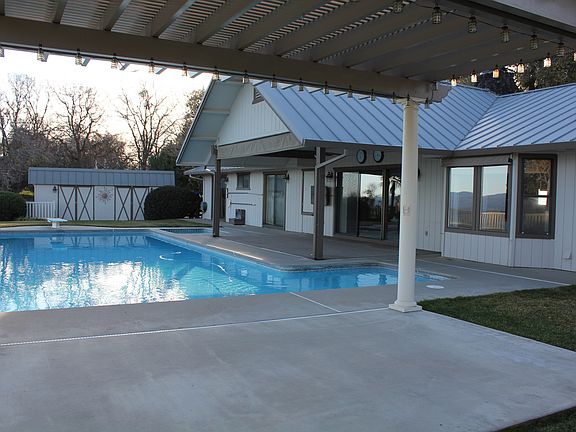5th image of 17585 Uplands Dr