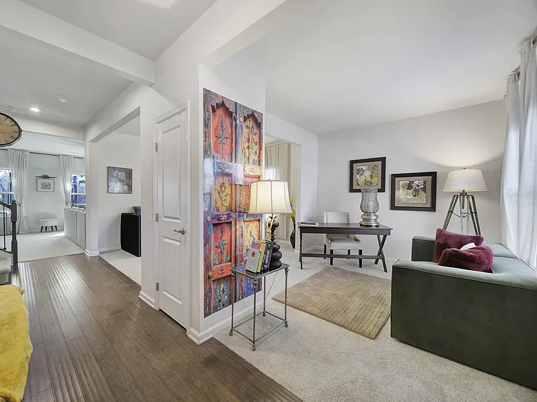 6710 Carradale Way — Photo 35