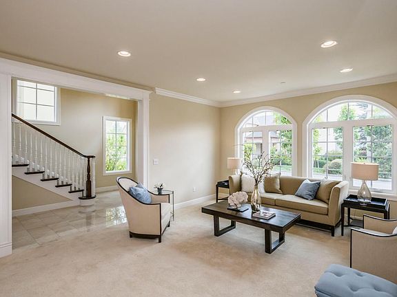 3rd image of 110 Carnoustie Dr