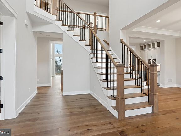 4th image of 543 Webb Rd #2