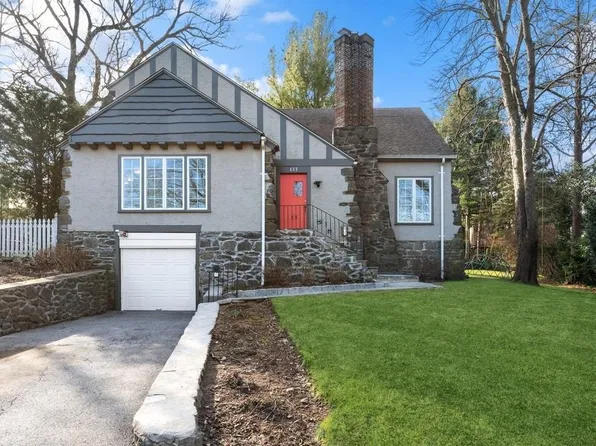 137 W Brookside Drive, Larchmont, NY 10538