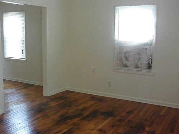 2nd image of 5841 Bellefontaine Ave