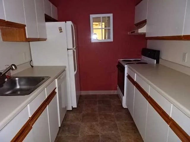 18 White Gate Dr APT K photo 1