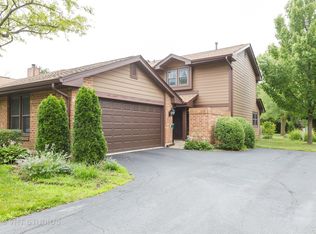 31 Prairie Dr, Westmont, IL