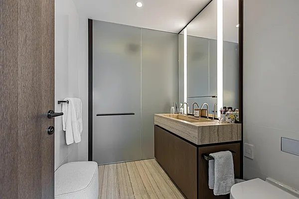 Rented by BARNES New York | media 7