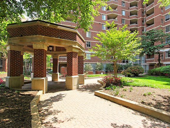3rd image of 1276 N Wayne St APT 608