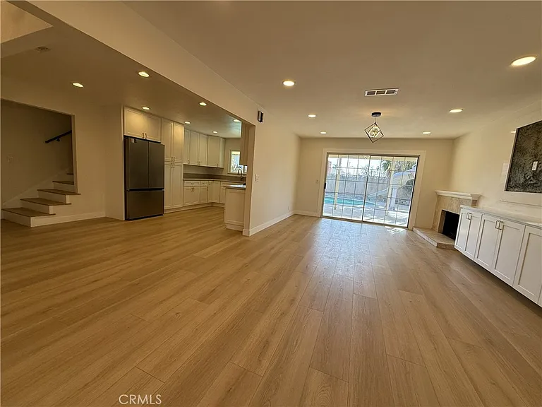 906 Majella Ave — Photo 7