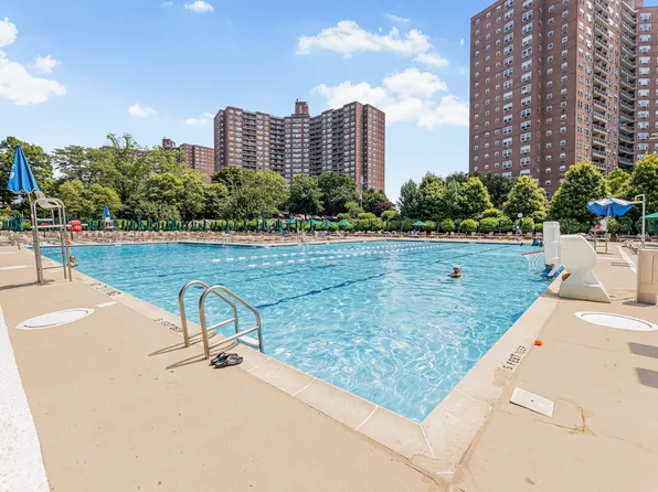 5900 Arlington Avenue image 19 of 20