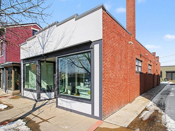 2nd image of 1019 Monmouth St