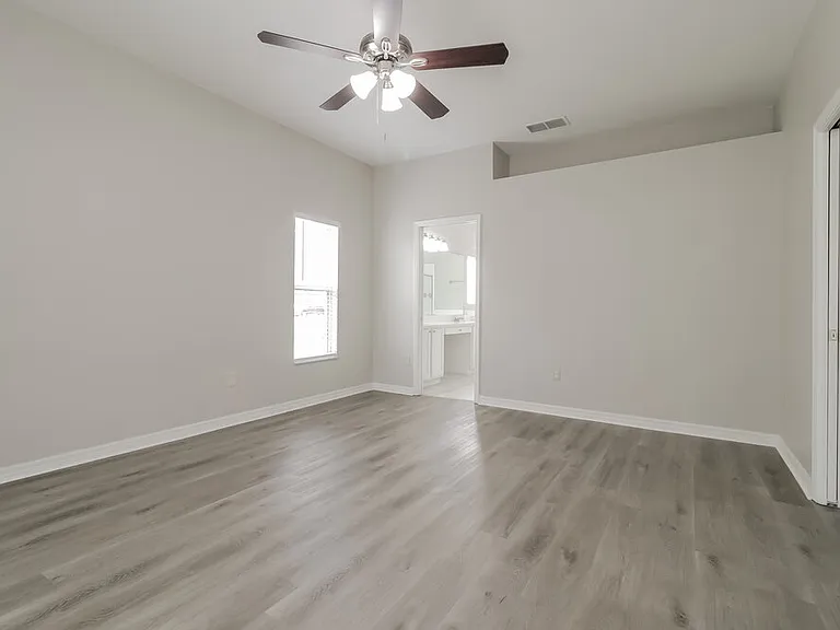 131 Harwood Cir — Photo 9