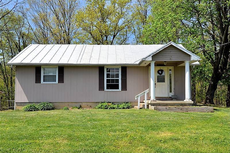 1st image of 1090 Lakeview Dr