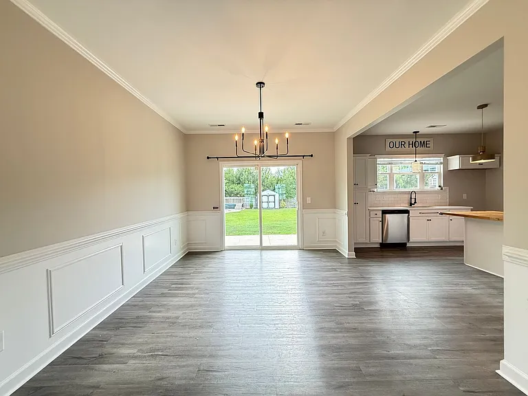 303 Breezeway Dr — Photo 10