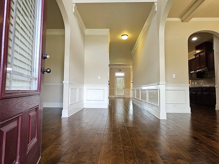 416 Sunnybrook Ln — Photo 2