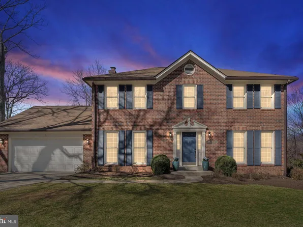 1642 Montmorency Dr, Vienna, VA 22182