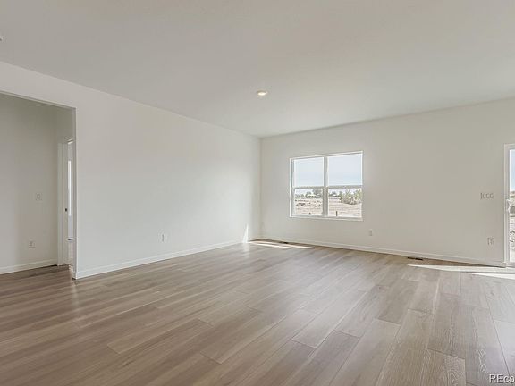 5th image of 15242 Saint Paul Street