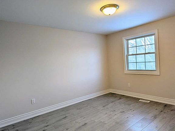 4th image of 361 Terry Dr