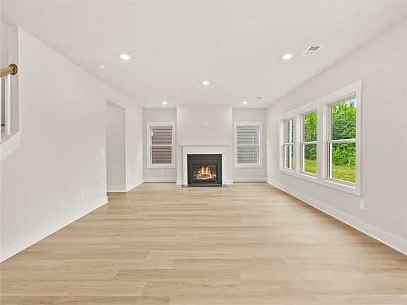 5th image of 142 Willoughby Way