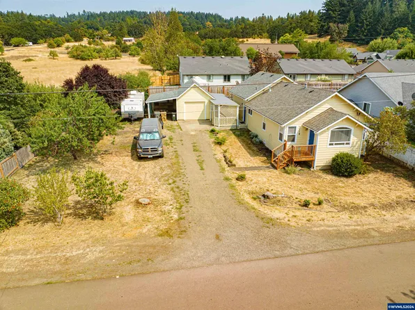 1118 Oak St, Brownsville, OR 97327