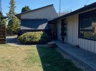 470 N 6th St, Harrisburg, OR