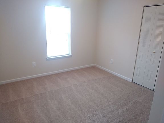 5th image of 38 White Pine Cir APT 101