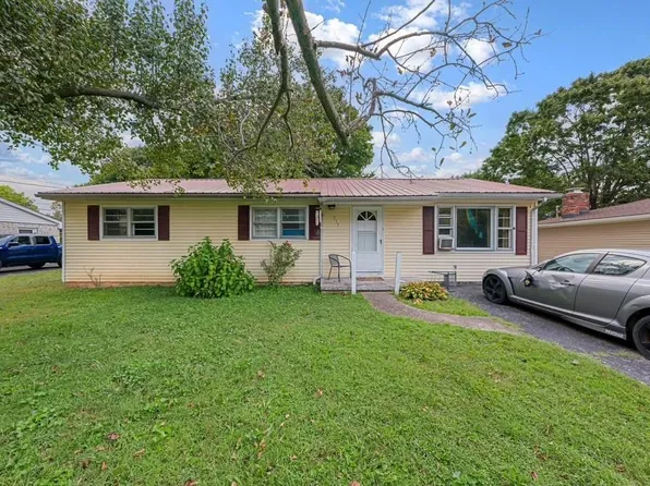 715 Clark Cir, Bowling Green, KY 42103