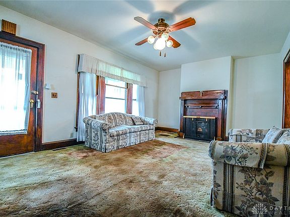 5th image of 727 Wilfred Ave