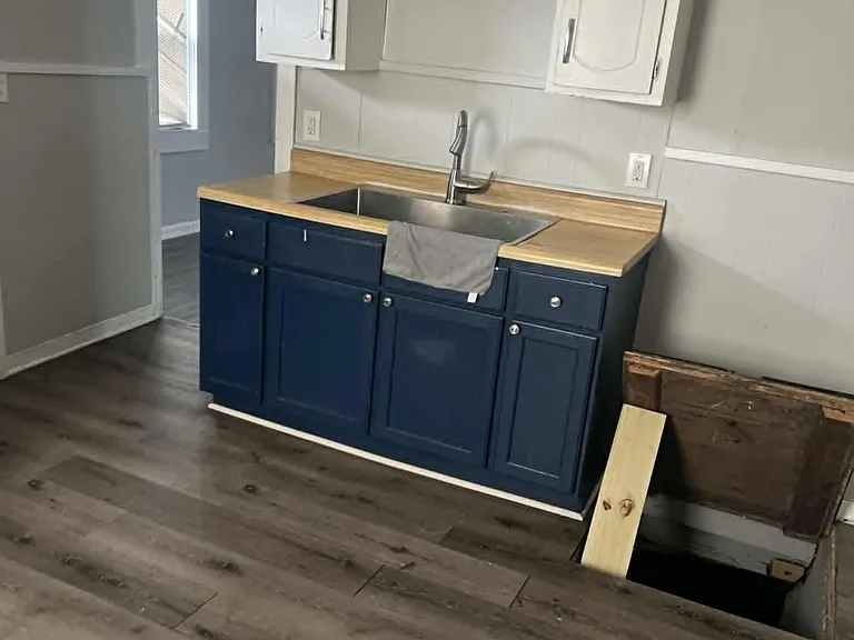 1125 Rowley Ave — Photo 12