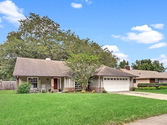 5th image of 216 Sterling Rose Ct