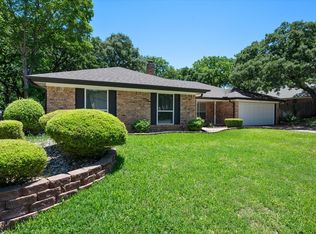 1803 Burr Oak St, Arlington, TX 76012