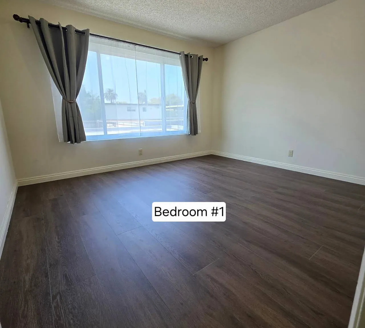 3 bed, 1100 sqft, $3,200 — Photo 3