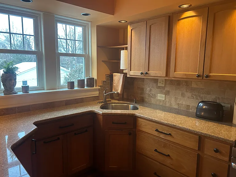 600 Clay Ave #4 — Photo 3
