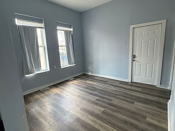4th image of 2101 S Marshall Blvd #1E
