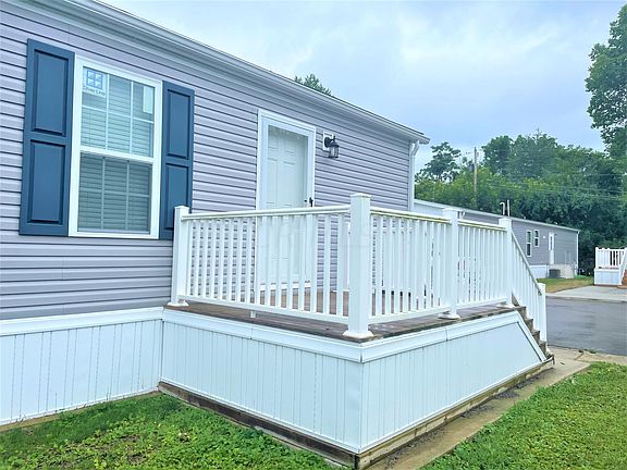 2nd image of 75 Aspen Dr