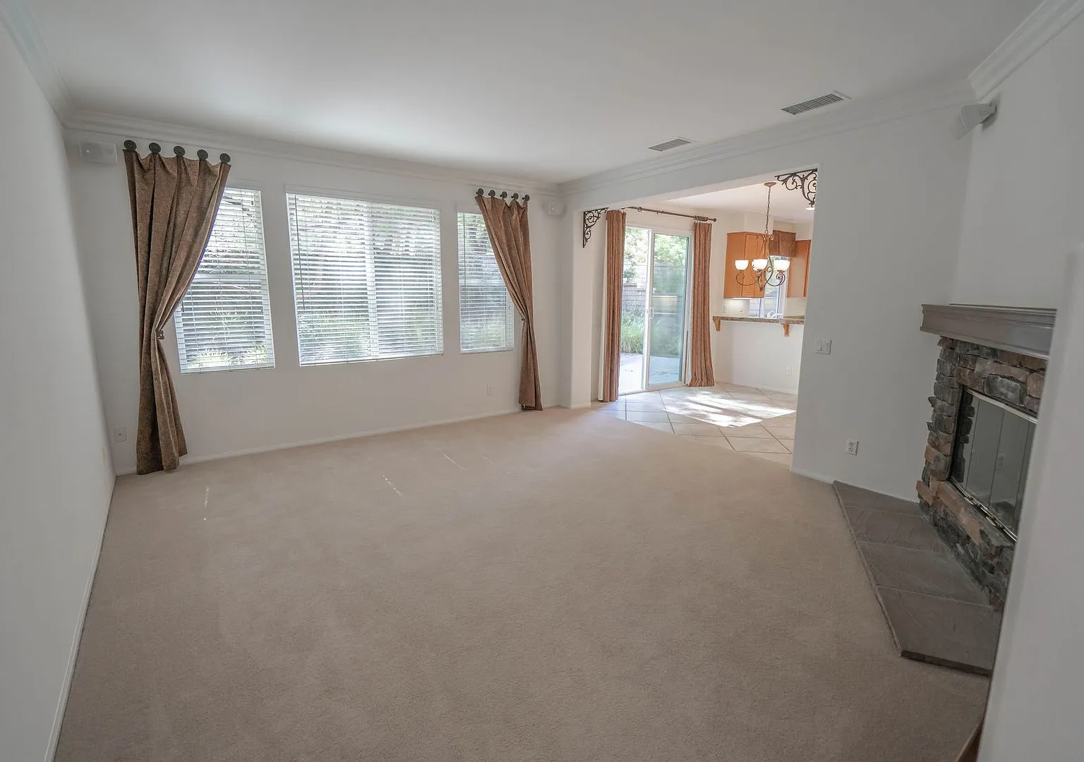 Andorra @ Creekside - 4 Bedroom Home for Rent in Valencia! — Photo 3