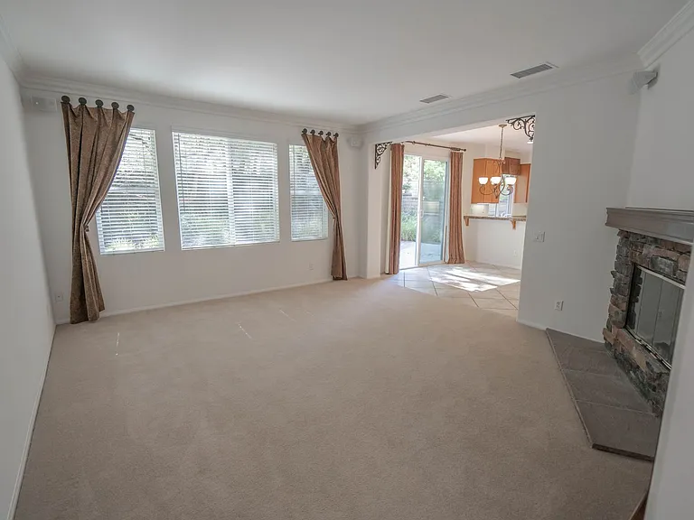27552 Weeping Willow Dr — Photo 3