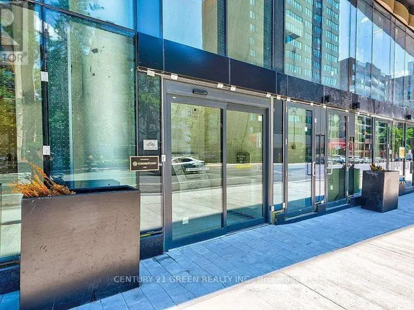 319 Jarvis St #2710, Toronto, ON M5B 0C8