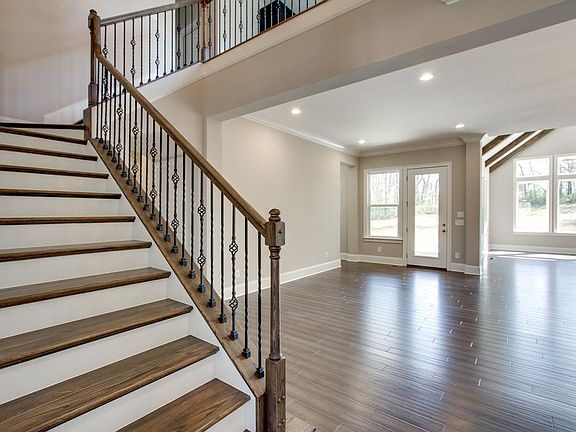 5th image of 5001 Blackwell Ln #101