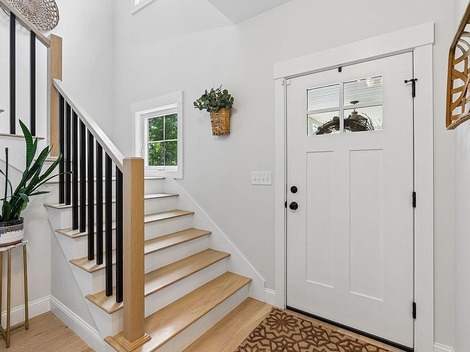 1st image of 24 Leonards Way