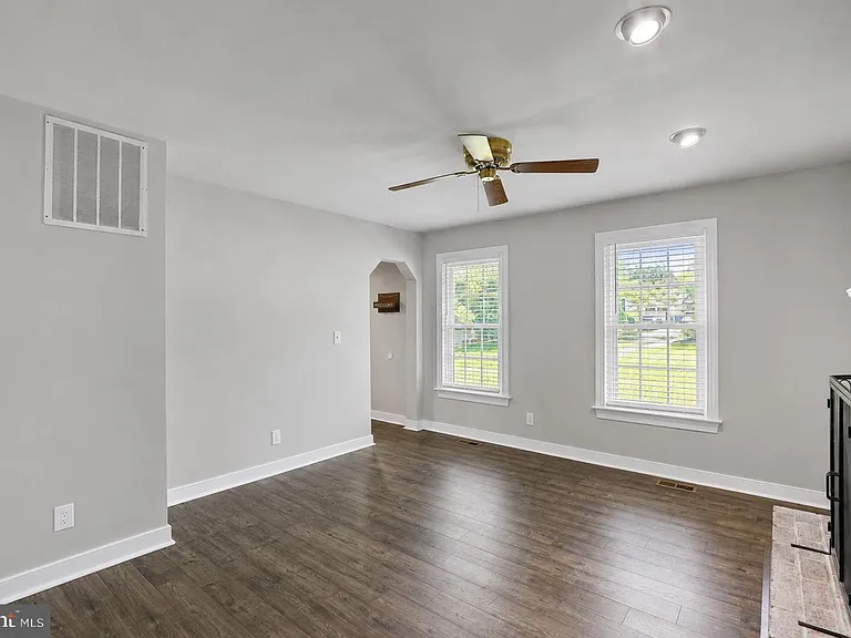 24 Bertram Blvd — Photo 6
