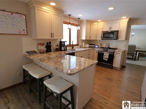 4th image of 1524 Sweet Rd